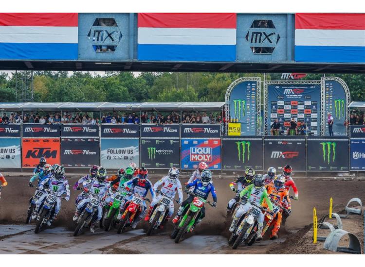 Une journée frustrante dans le sable pour Romain Febvre