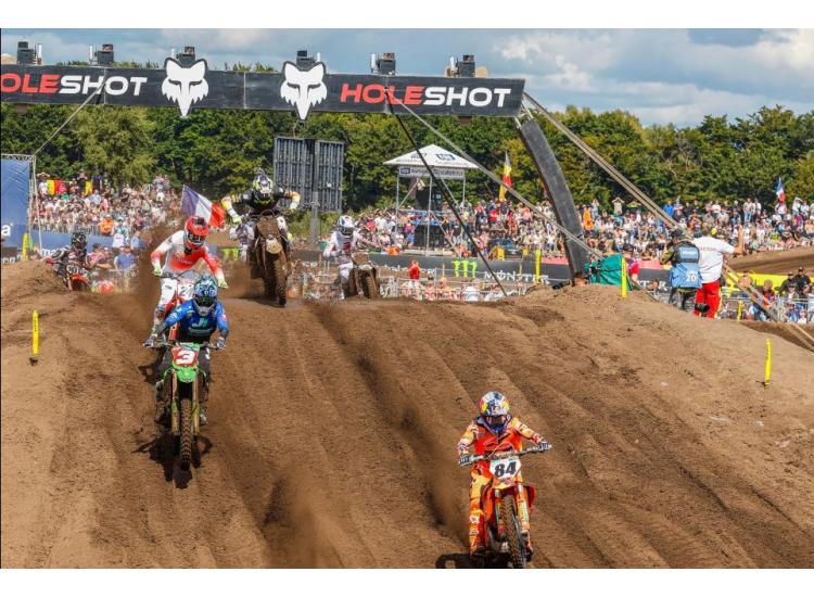 Une journée frustrante dans le sable pour Romain Febvre