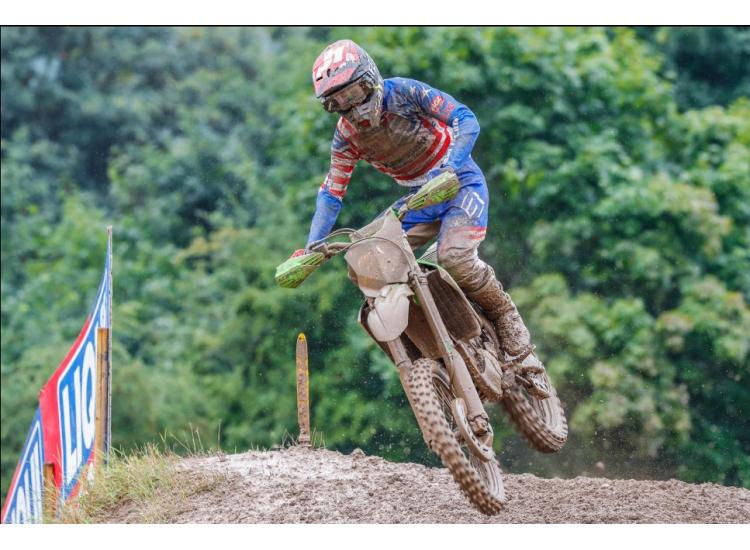 KRT remporte les DEUX courses de qualification à Loket