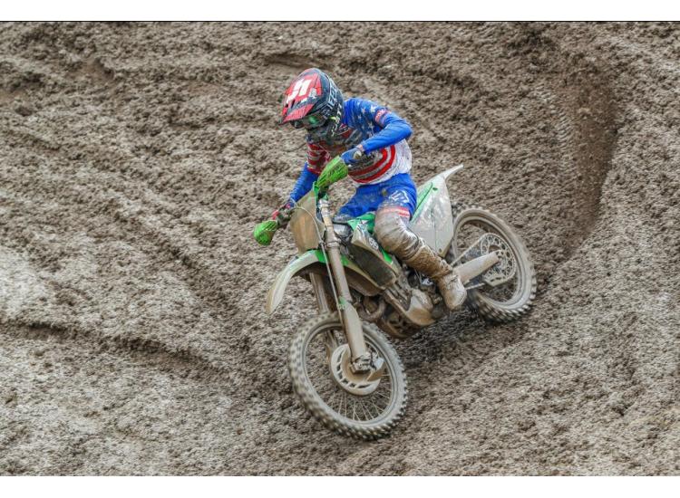 KRT remporte les DEUX courses de qualification à Loket