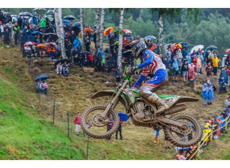 KRT remporte les DEUX courses de qualification à Loket
