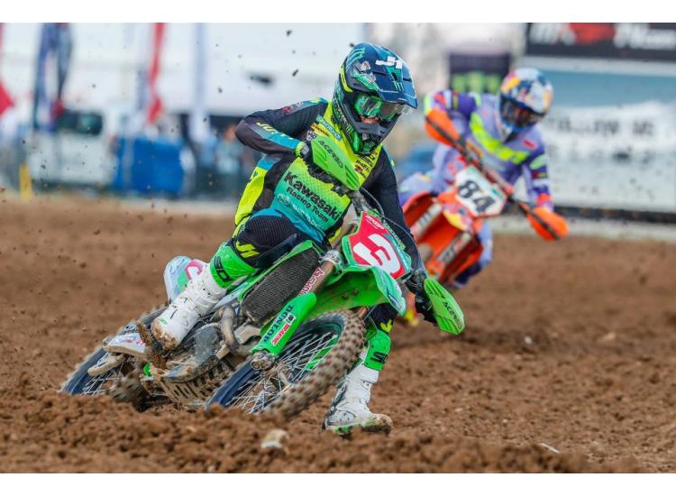 Romain Febvre défend la plaque rouge avec un podium