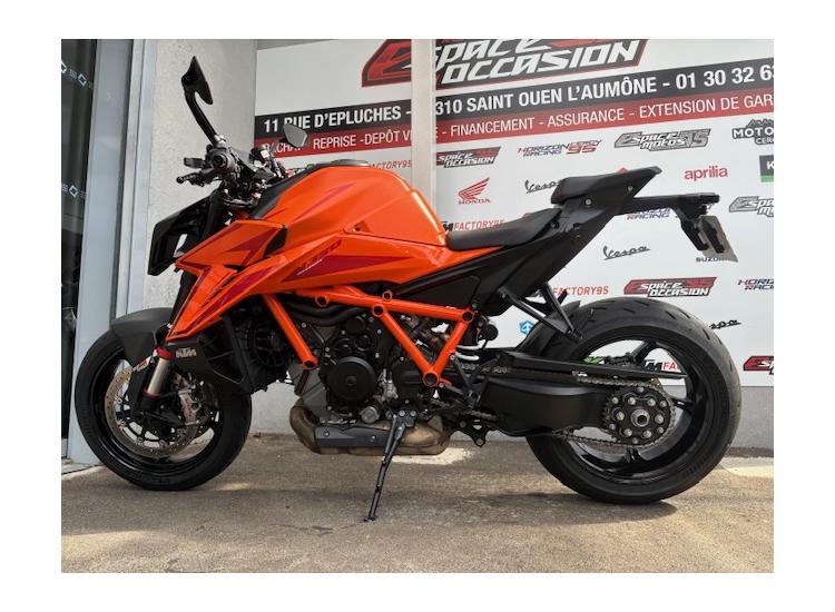 KTM 1390 SUPER DUKE R TECH PACK