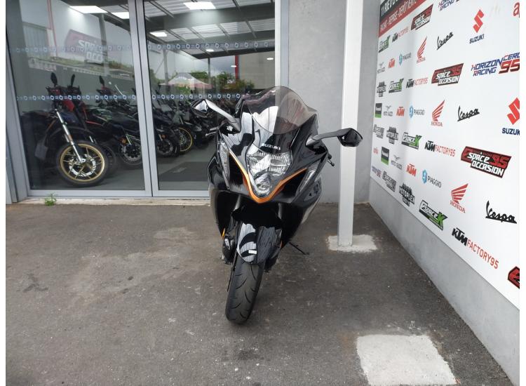 SUZUKI GSX-R 1300 HAYABUSA